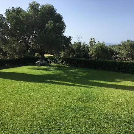 With Private Pool, Sea And Mountain Views فيلة