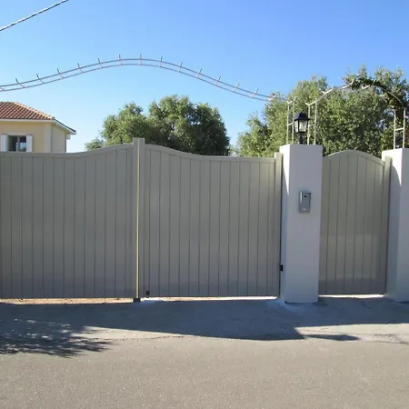 Vila With Private Pool, Sea And Mountain Views